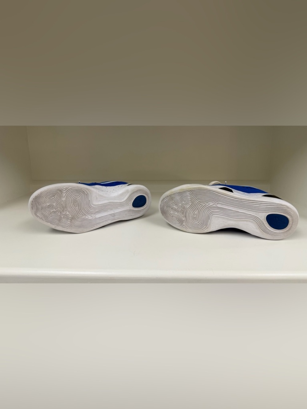 Nike Kids Blue and White Kobe Basketball shoes - Picture 6 of 6